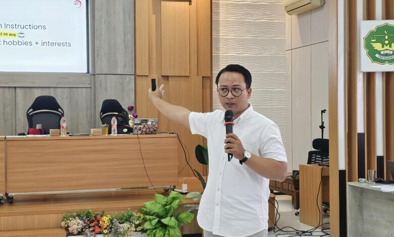 Classroom Instructions workshop for MAN 1 Yogyakarta teachers and staffs. Classroom Instructions workshop for MAN 1 Yogyakarta teachers and staffs.